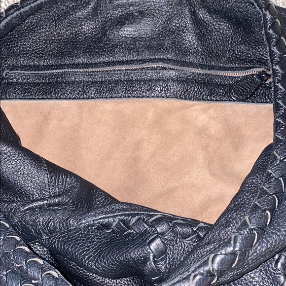 Bottega Veneta Cervo Hobo Bag (Large) - Picture 4 of 12